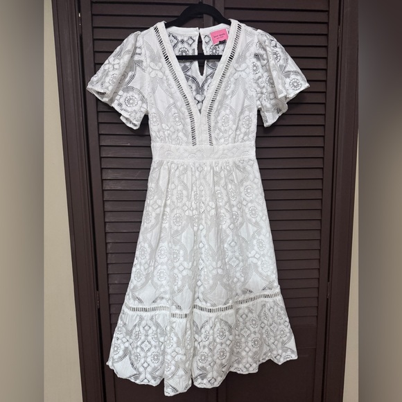 kate spade Dresses & Skirts - Kate Spade Bohemian White Lace Dress Size 8 (fits small)